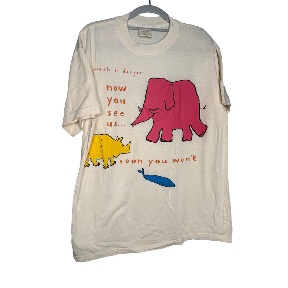 Vintage 90s Animals in‎ danger graphic tshirt the body shop